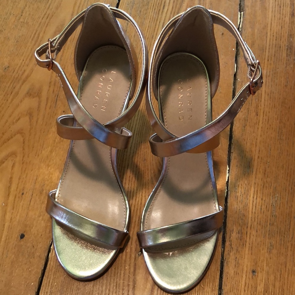 Gold strappy heels - Picture 6 of 10